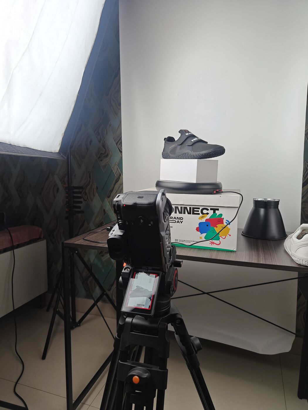 Behind the scenes: setting up a product on the shoot table